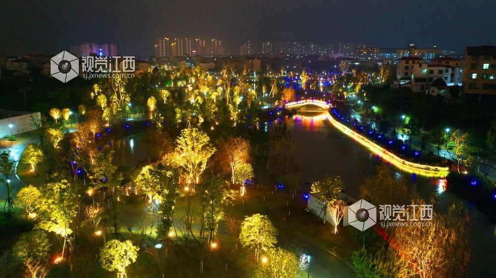 江西泰和：生态景观河夜景绚丽（图）