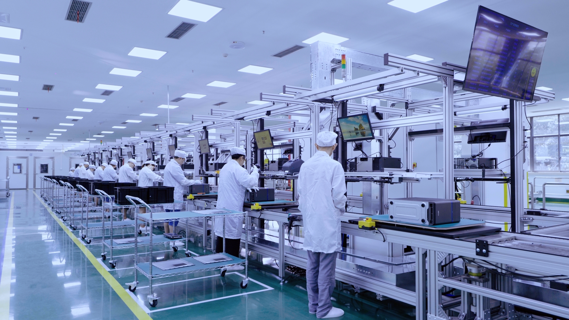 机电集团所属西计公司国产化计算机生产线