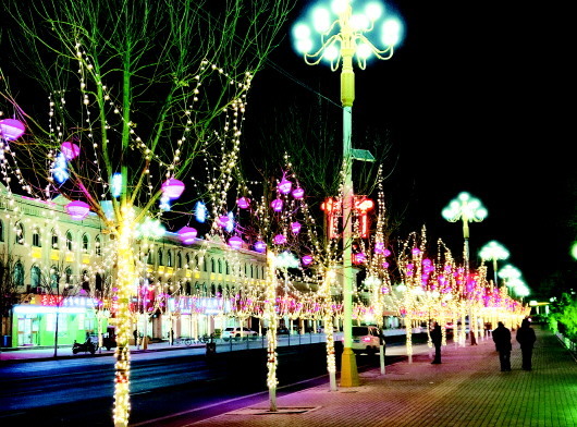 定西岷县华灯溢彩年味浓