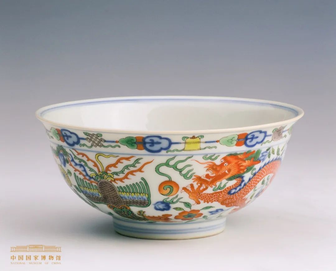 斗彩龙凤纹碗 清（1644-1911年）