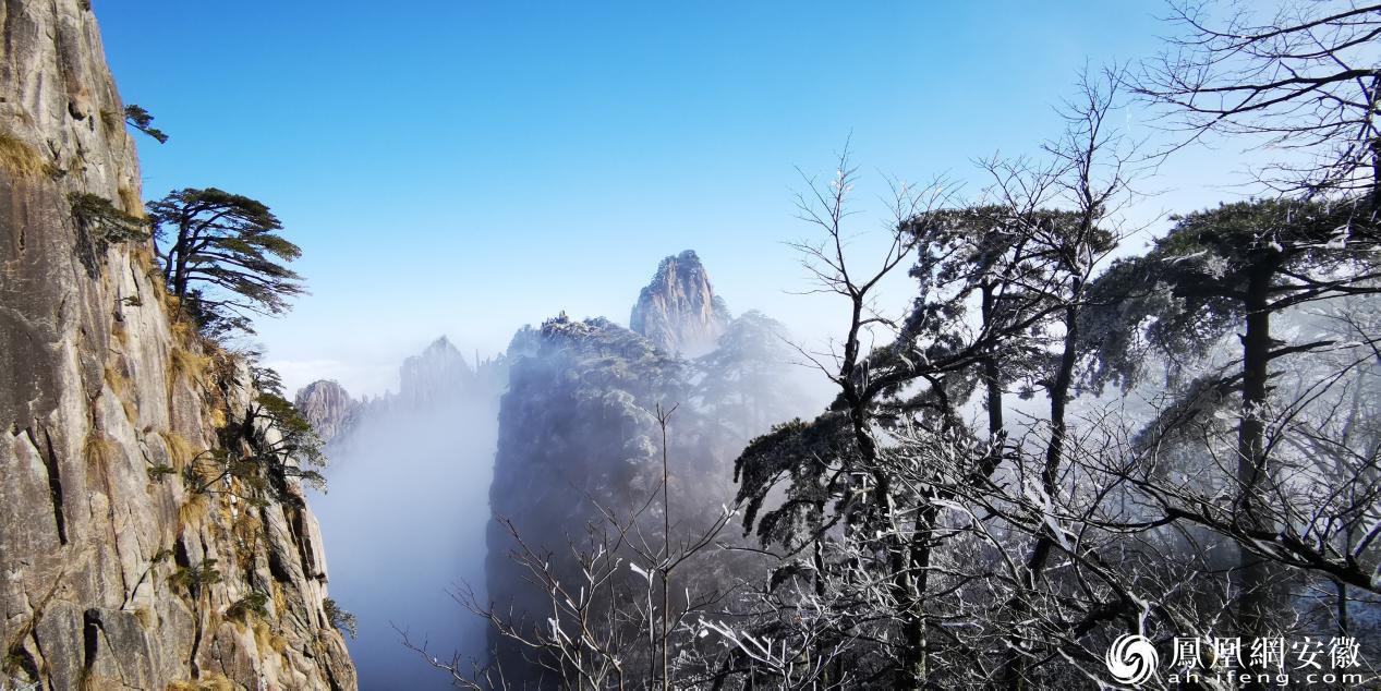 （雪后黄山 凤凰网安徽特约摄影师 蔡季安/摄）