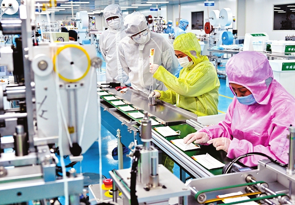 加紧生产一次性医用口罩