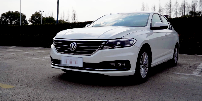 百公里加速12.65秒，家用车的中庸之选，试驾朗逸1.5L自动舒适版