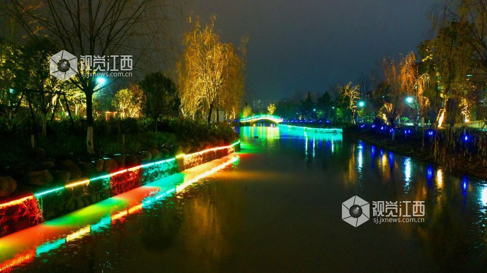 江西泰和：生态景观河夜景绚丽（图）