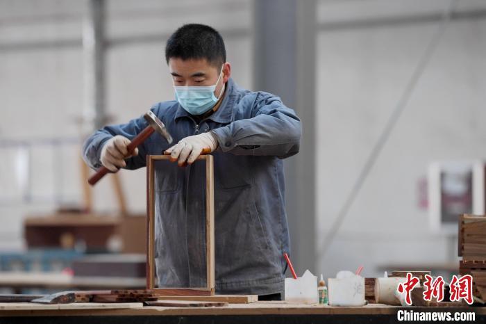 探访河北饶阳冀作红木家具制作工艺产品远销海内外