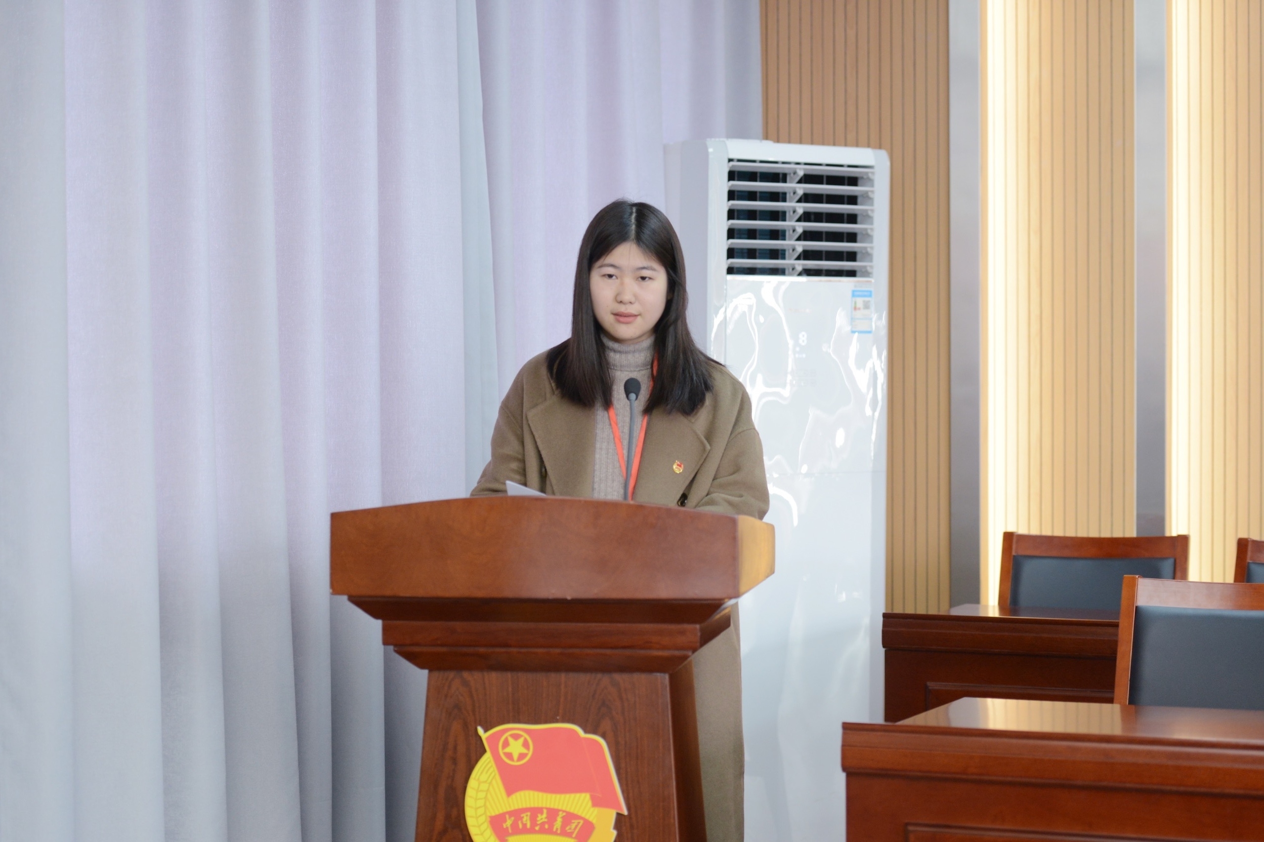 镇妇联主席赵萍代表群众团体致贺词。