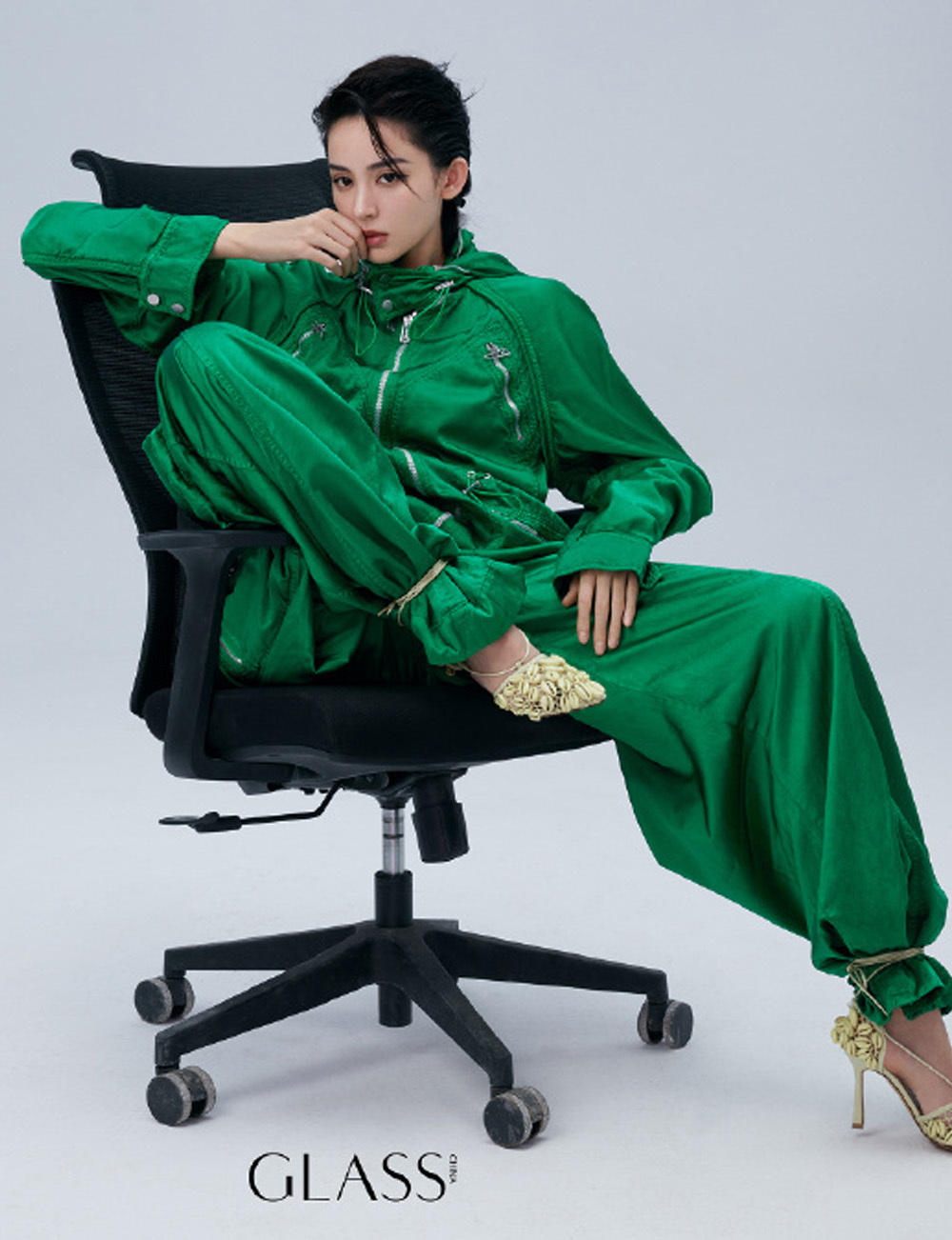 古力娜扎色彩感摩登大片_凤凰网时尚_凤凰网