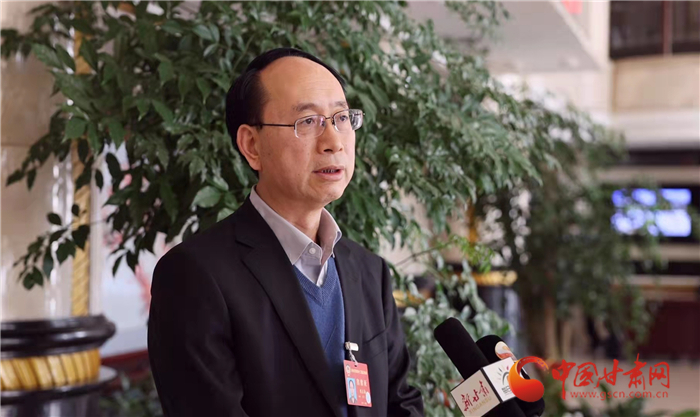 甘肃委员话心声 “金点子”里有“真金白银”