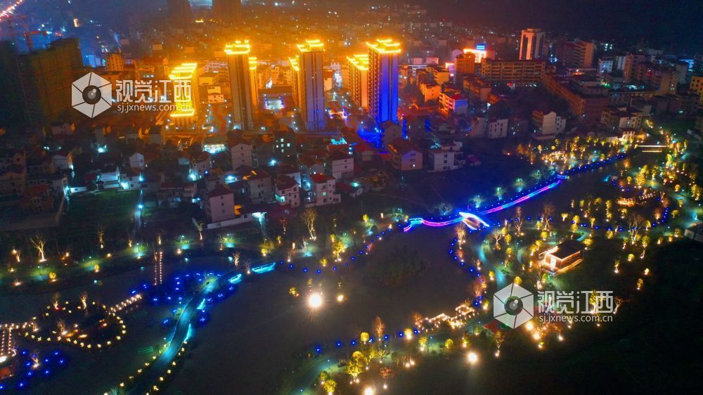 江西泰和：生态景观河夜景绚丽（图）