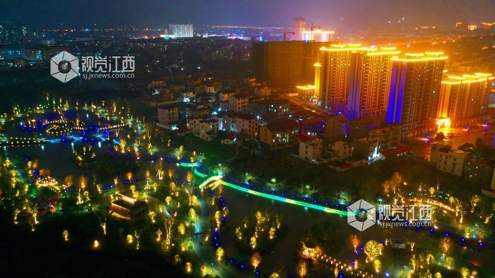 江西泰和：生态景观河夜景绚丽（图）