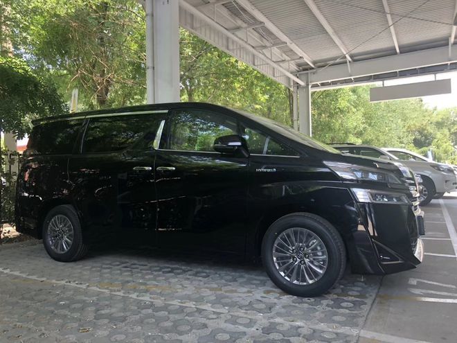 丰田威尔法挂皇冠皇冠现车配置