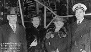 右一:伊莱·赖希