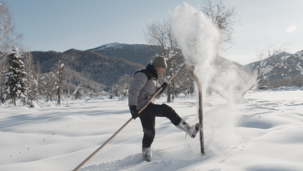 大国小镇｜滑雪小镇：脚踩毛皮滑雪板，他们是雪中长大的民族