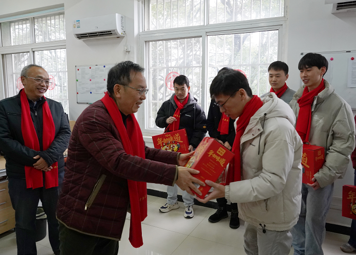 华东交大:“五红”迎新年 留校学子别样暖