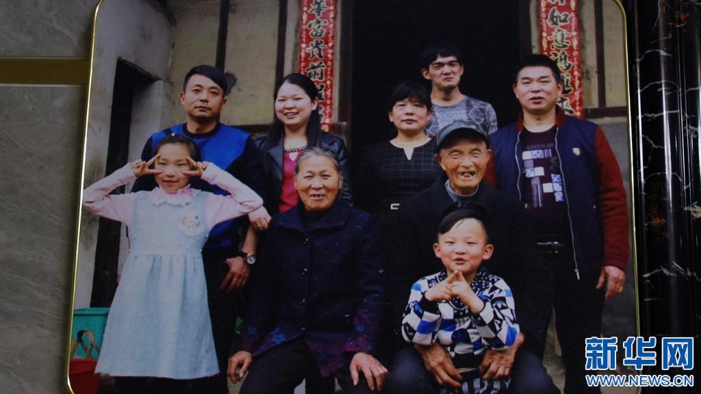 南昌外卖小哥因面相屡遭差评,仍每天练习微笑