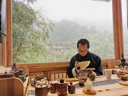黄柏超：隐居峰山深处的“黄药师”
