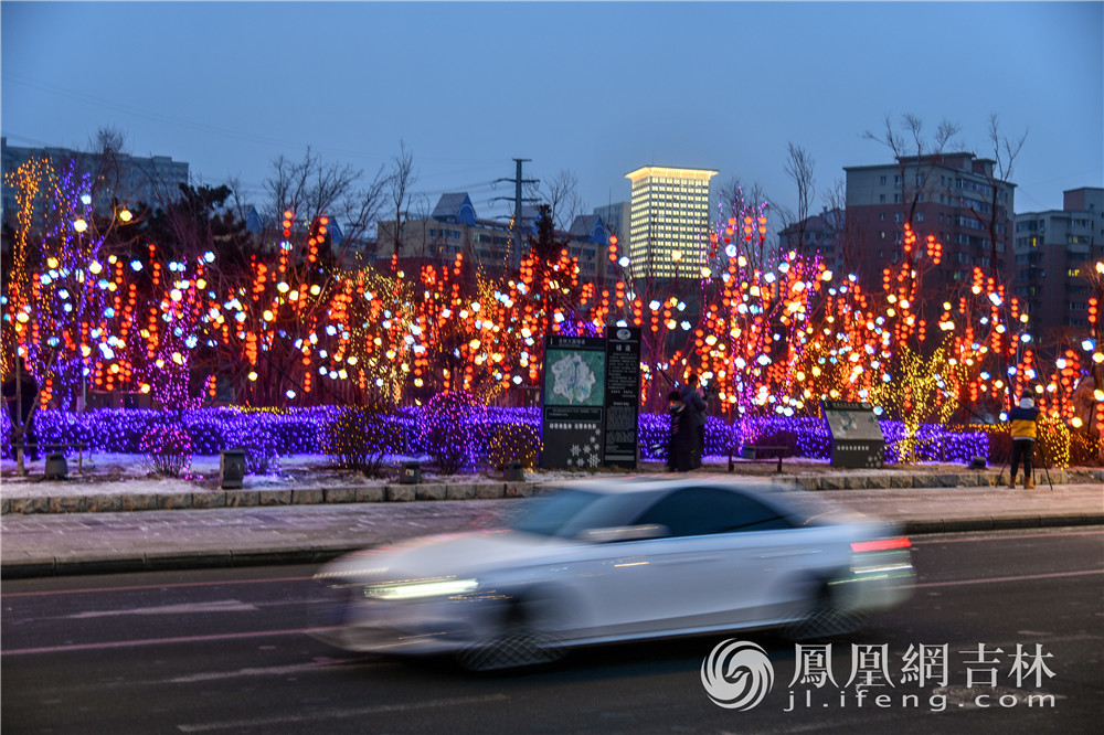 张灯结彩迎新春长春特色亮化工作凸显城市文化