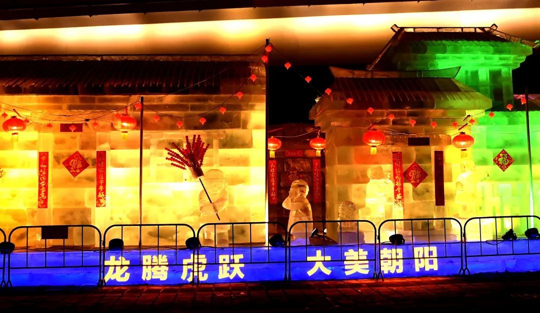 在前进大街与卫星路交会处