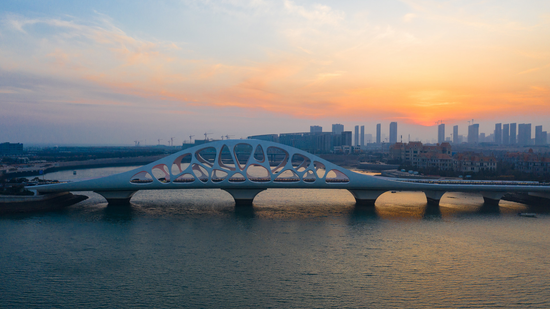 2021中国城市夜经济影响力十强榜单揭晓 青岛跻身前三