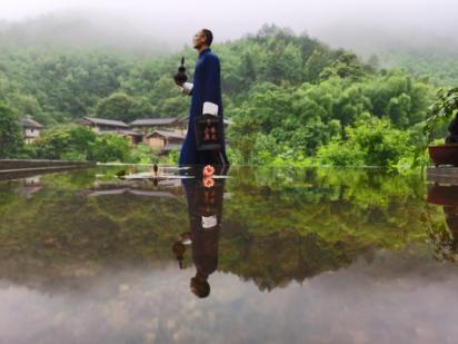 黄柏超：隐居峰山深处的“黄药师”