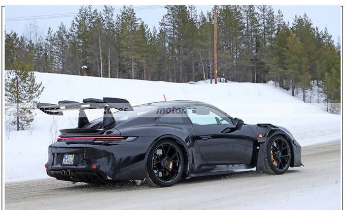 保时捷全新911 GT3 RS冬季测试自吸引擎王者/今夏亮相-图4