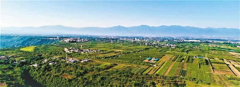 霸陵陵区航拍全景。　　（资料图片 陕西省考古研究院 供图）