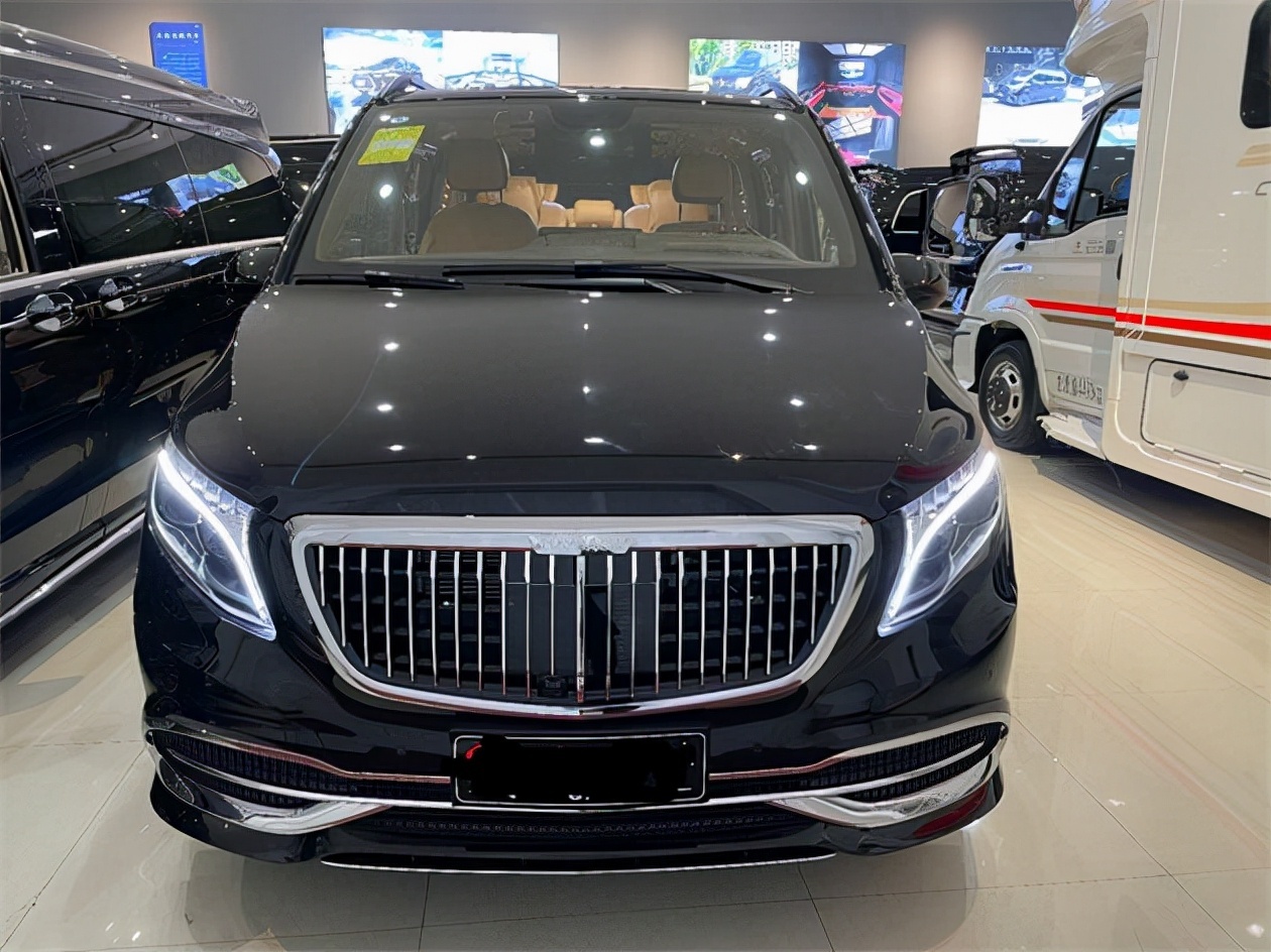 新款奔驰威霆升级定制迈巴赫vs680版