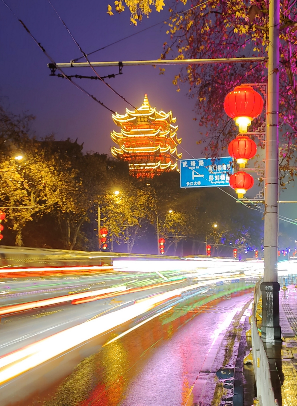 流光溢彩夜武汉.长江日报城市摄影队 张忠辉 摄