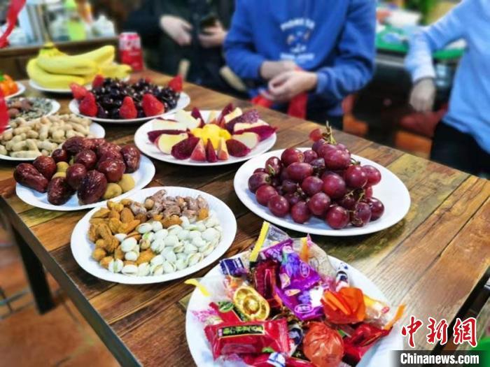 新春“茶话会” 石洪宇 摄