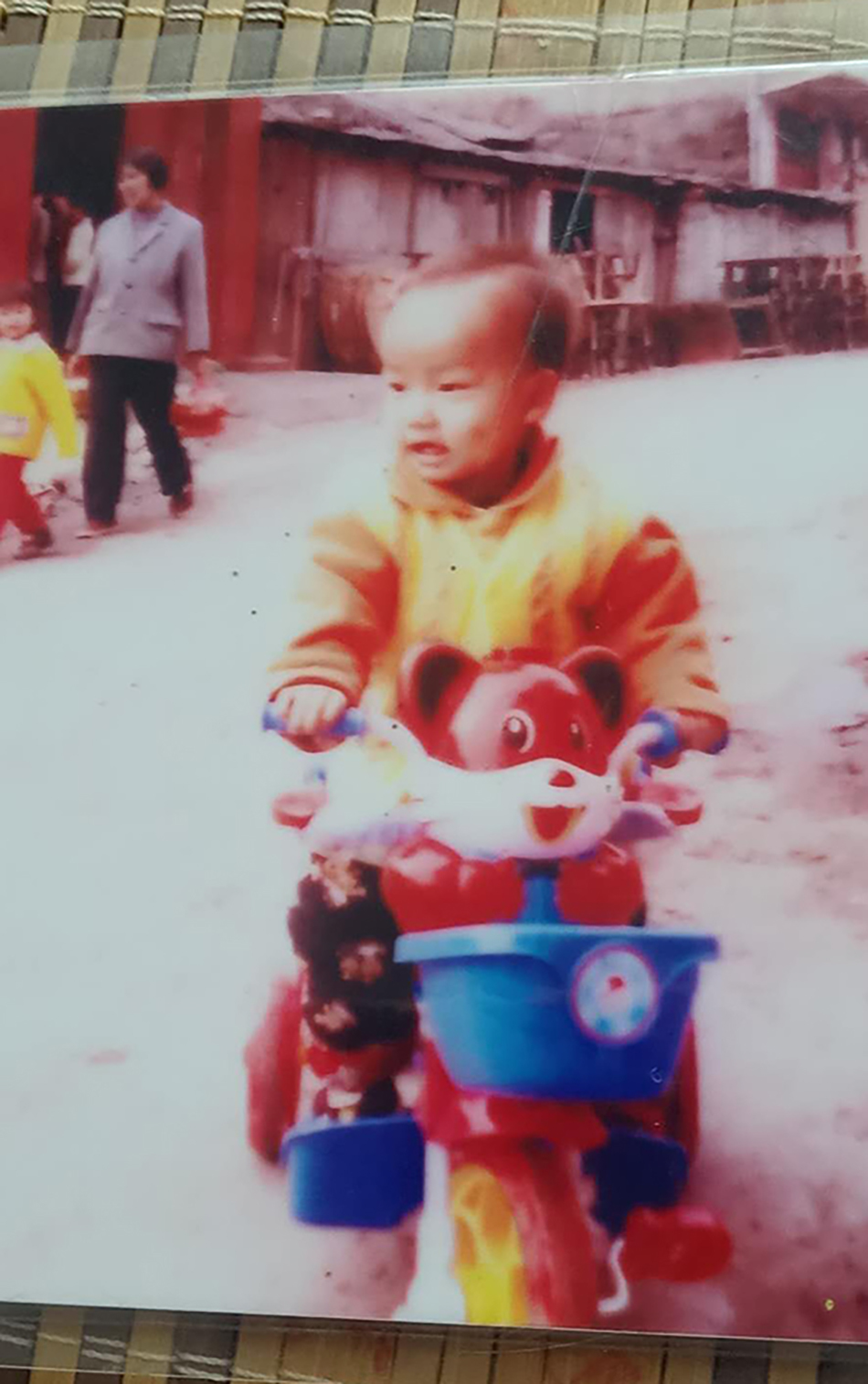 被拐儿童李成青1岁时的照片。 受访者 供图