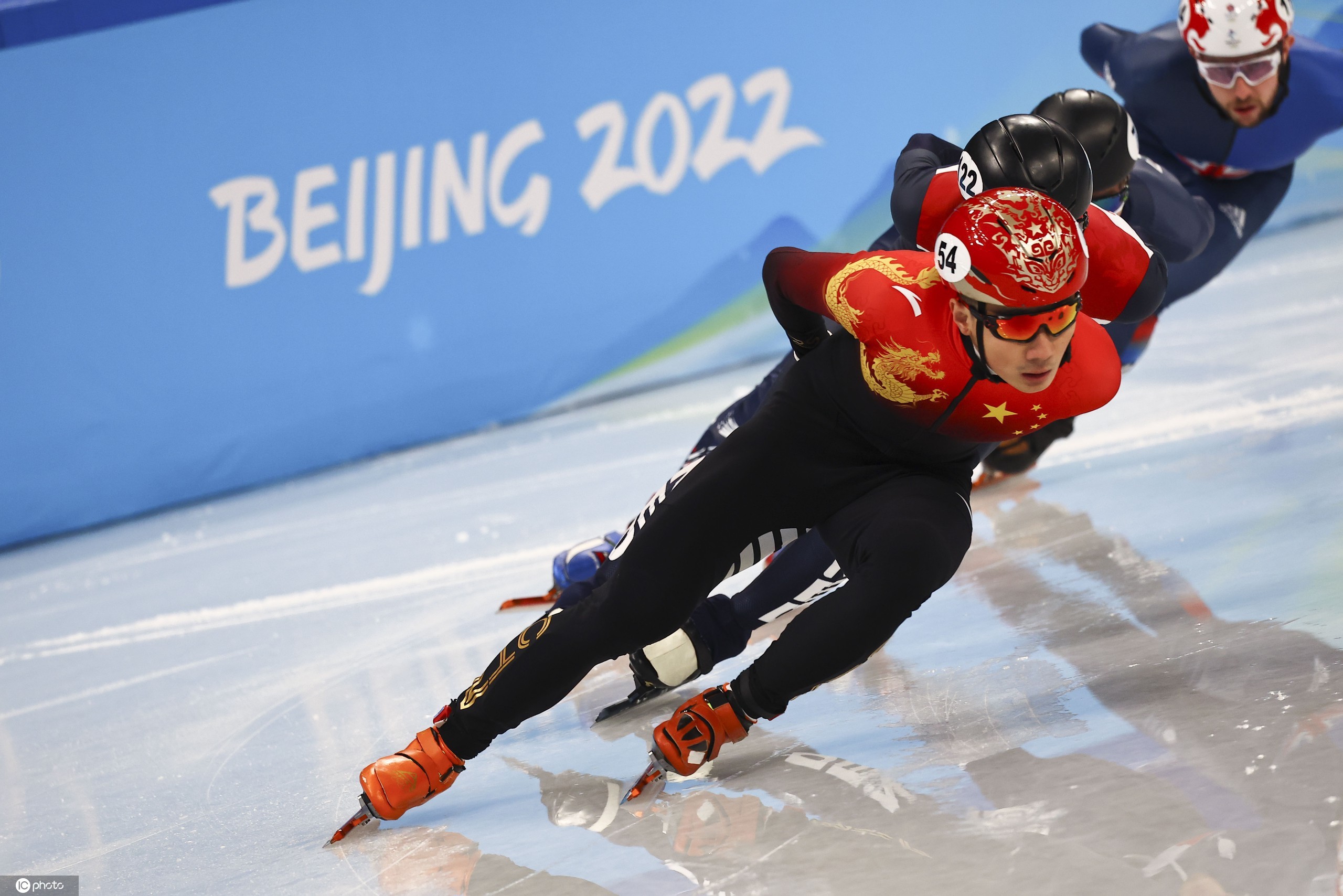 中国短道速滑队个人项目全员晋级2外国选手刷新奥运纪录