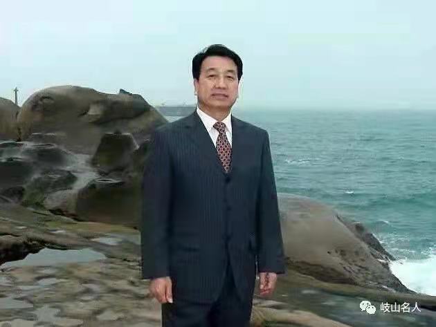 孟建国 中华诗词学会顾问，中国作家协会会员，陕西省诗词学会会长，西安交通大学研究员，黄河诗社顾问。