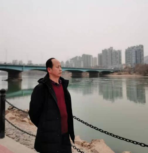 周玉成 甘肃诗词学会会员，《青城诗词》、《黄河诗阵》、《竹韵宁甘》编辑。