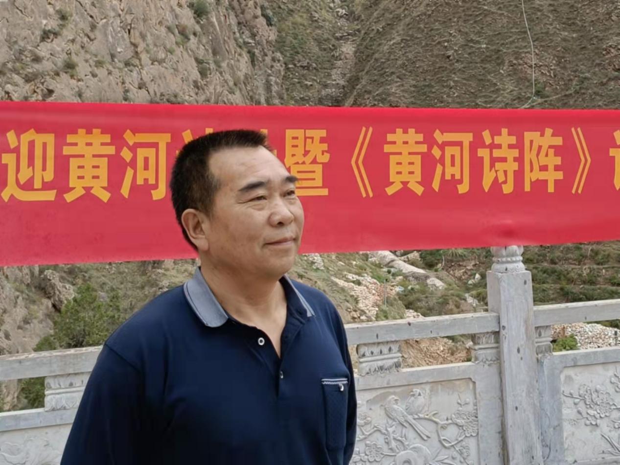 杨永发 中华诗词学会会员、兰州诗词学会副会长，黄河诗社副社长、《黄河诗阵》编委。