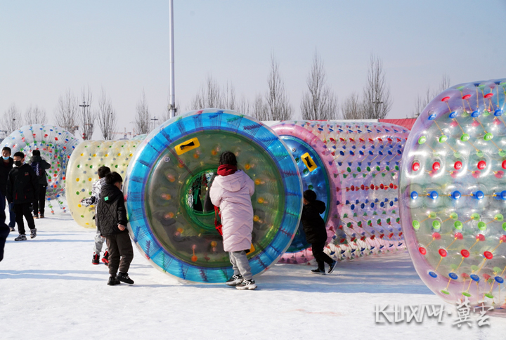 长城网·冀云客户端记者 马静 摄2月3日,在正定冰雪嘉年华,游客尽享