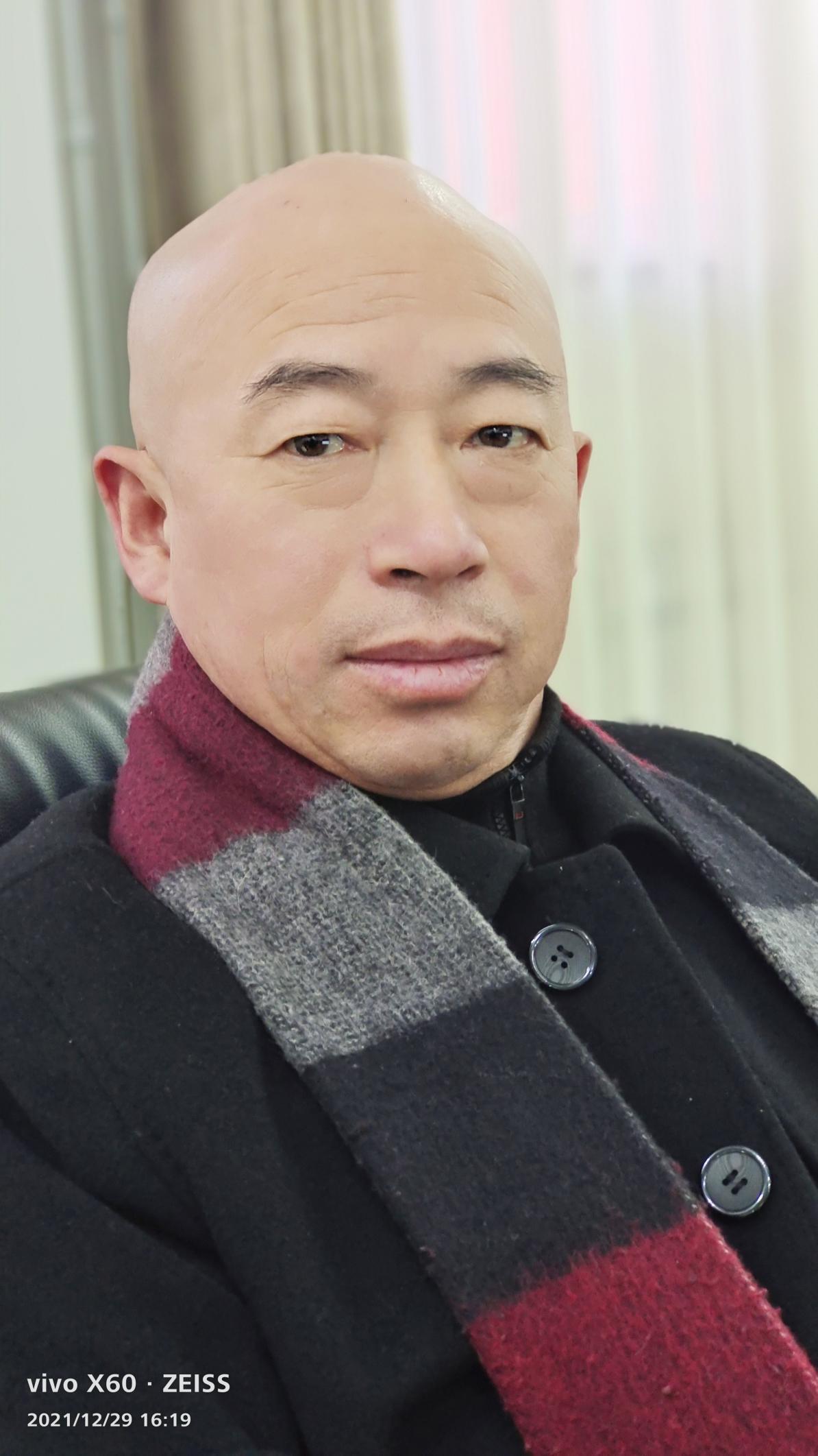 武立胜 中华诗词学会网络信息部副主任，中华诗词学会官方公众号执行主编，安徽省诗词学会副会长，黄河诗社顾问。