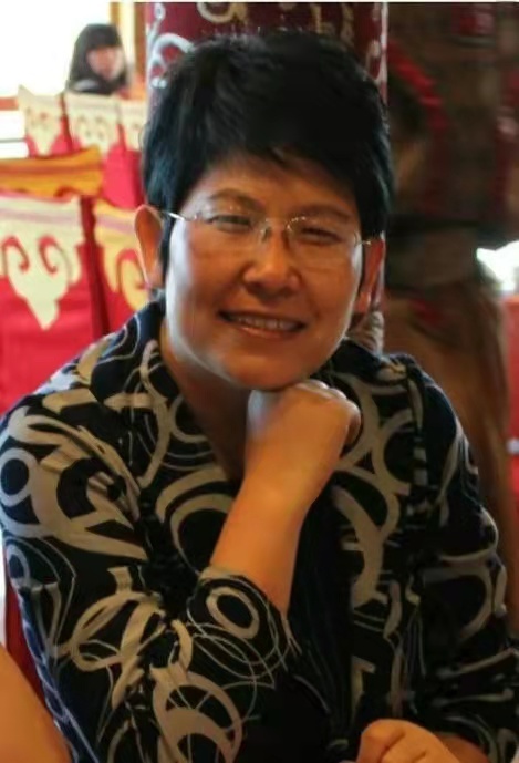 布凤华 中华诗词学会理事，山东省诗词学会副会长、《历山诗苑》主编，黄河诗社副社长。