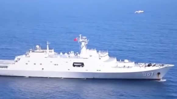 现场！中国海军两舰艇除夕“出征”向汤加运送救援物资