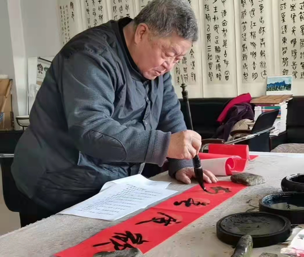 时新 山西诗词学会顾问，黄河诗社顾问。