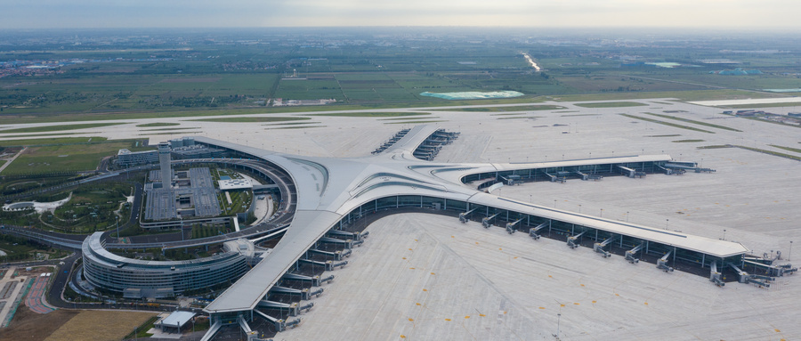 2021年民航业压力不减 青岛等多地出现百元机票