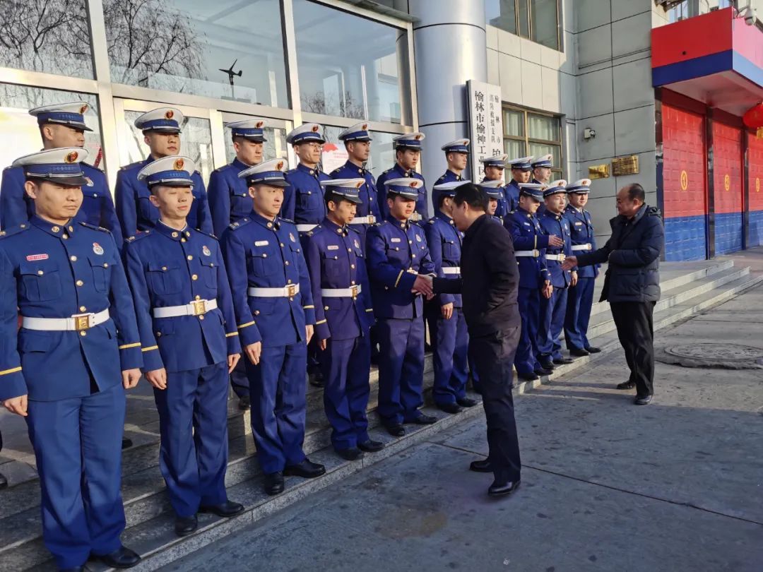 楊鳳崗同志指出,多年來,神木市消防救援大隊,神木市應急救援大隊忠誠