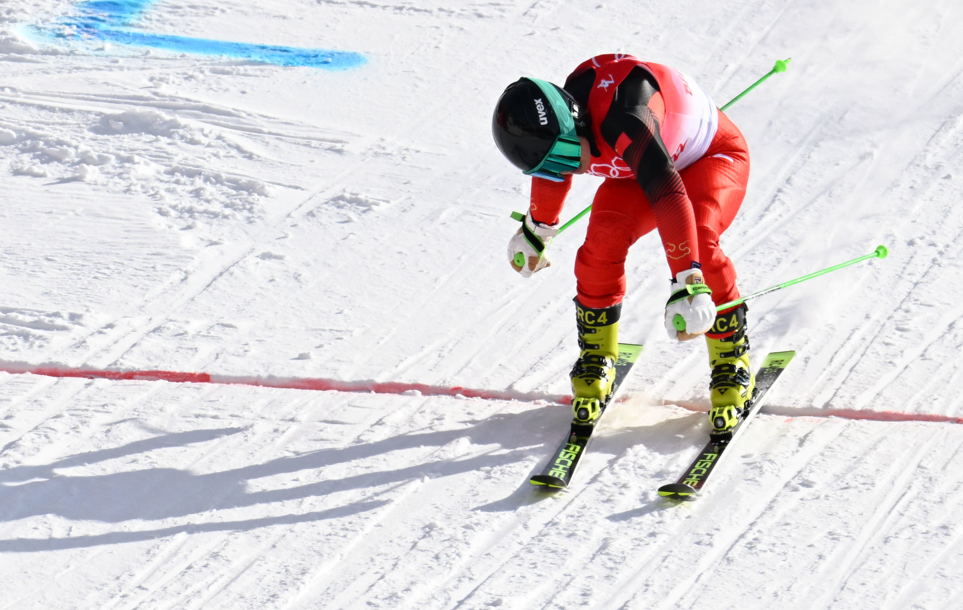 冬奥会高山滑雪的照片图片