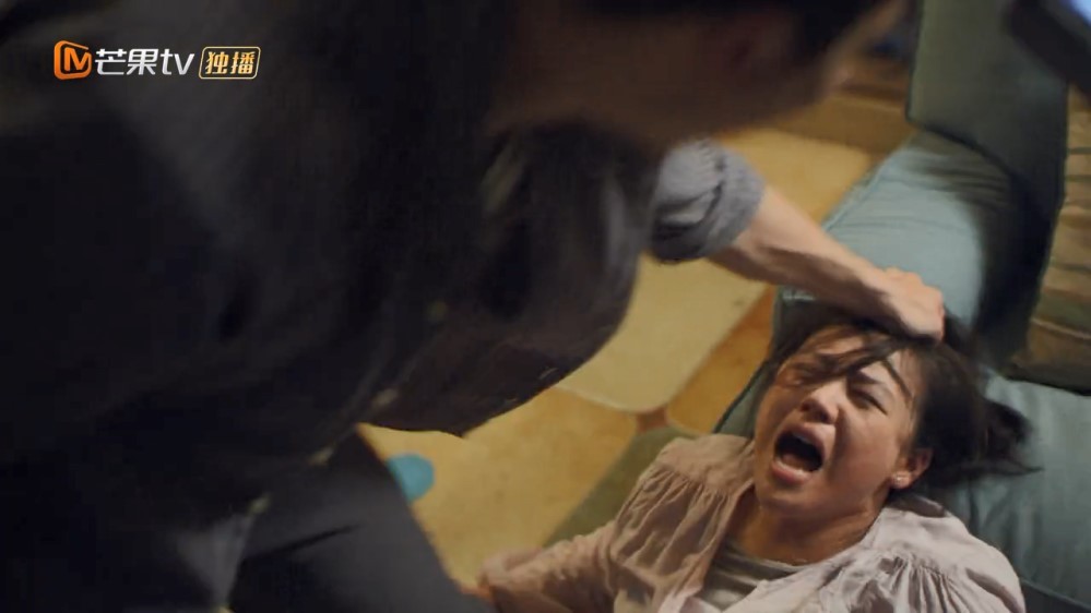 令人窒息的家暴桥段