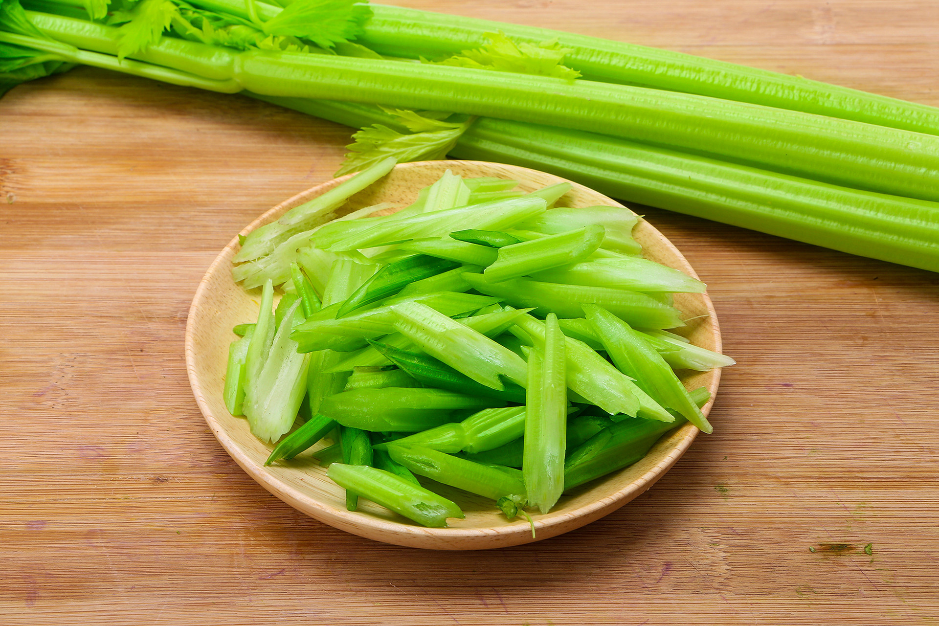 香芹炒贝丁怎么做_香芹炒贝丁的做法视频_蝶舞九天_豆果美食