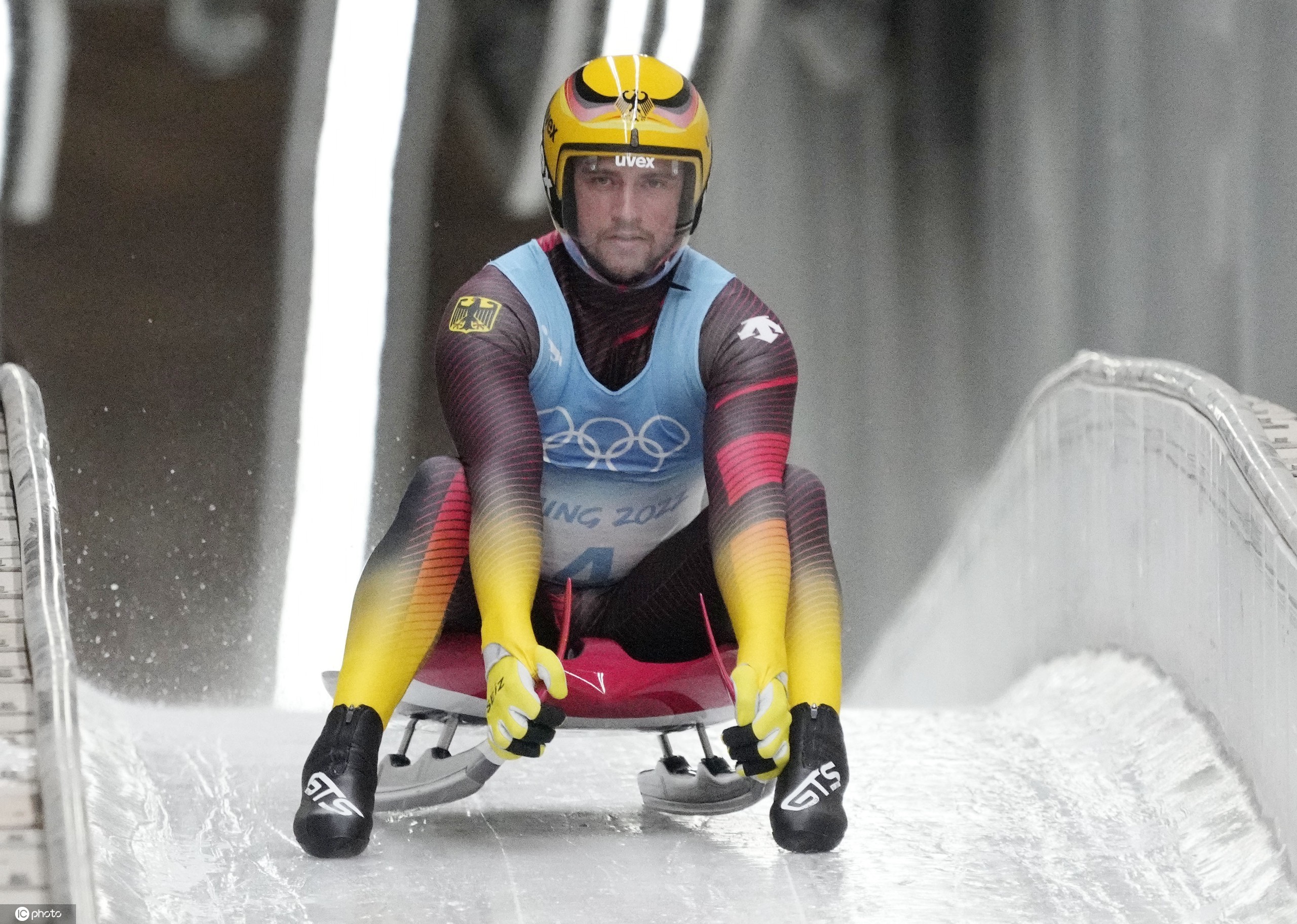 冬奥男子单人雪橇：德国名将顺利夺冠 范铎耀列第24名