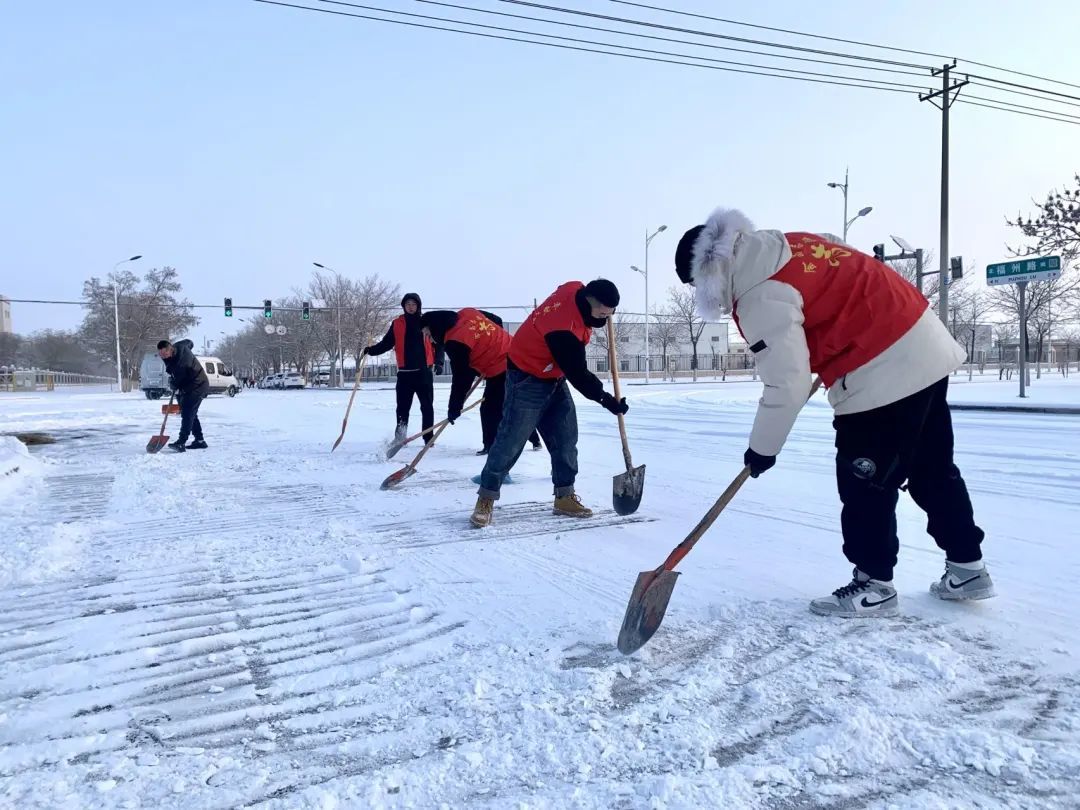 金昌万名志愿者再出发他们遇雪奋战的样子真美