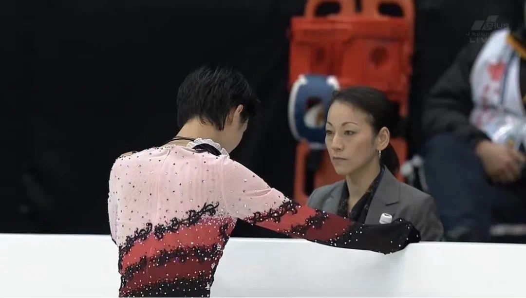 带羽生结弦走出仙台的恩师阿部奈奈美