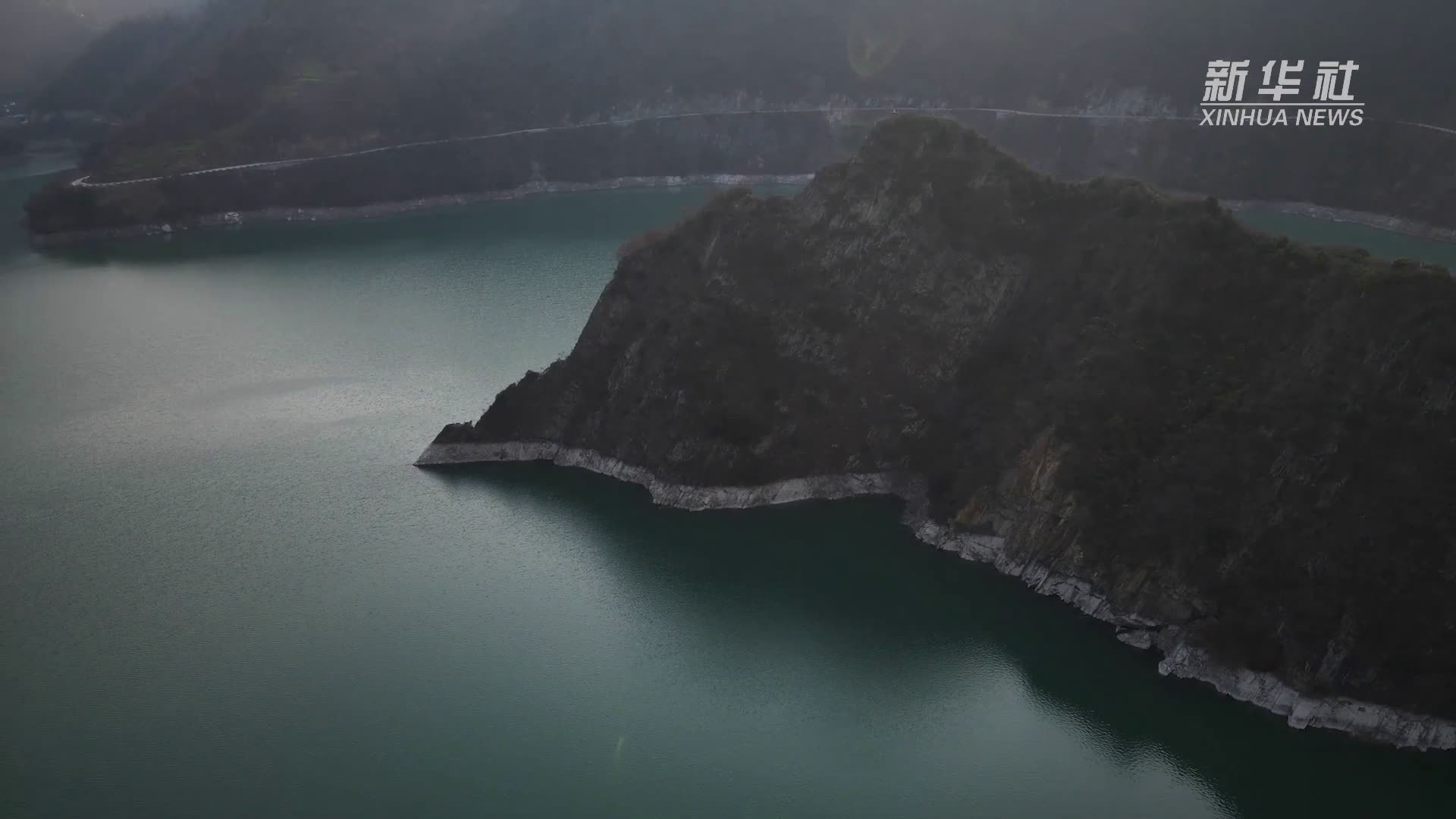 初春白龙江 沿途库区美