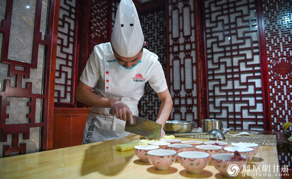 （封沛均制作美食 杨艺锴 摄）