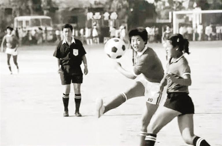 女子足球队训练 铁一中供图